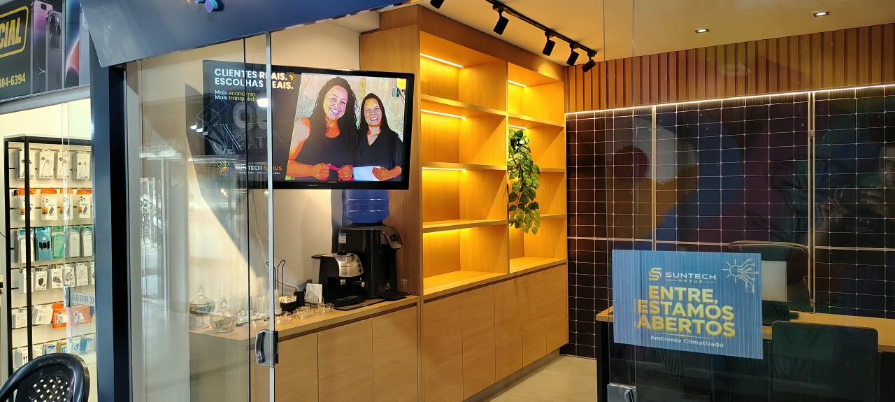 Ambiente interno da loja da SunTech Nexus